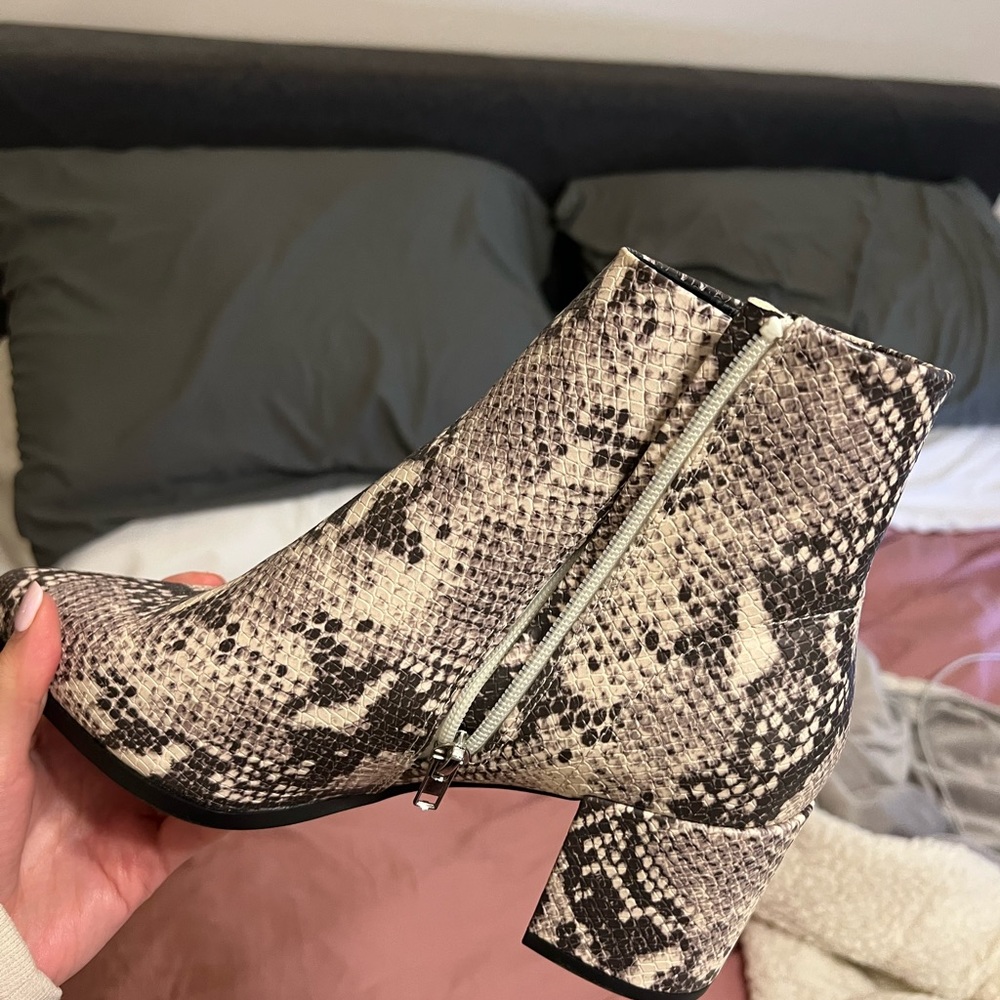 Madden girl size 9
